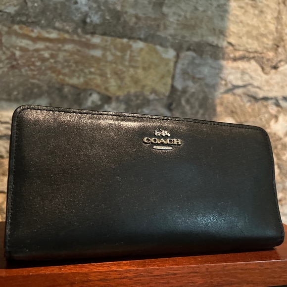 Coach Handbags - Women's Black Smooth Leather Skinny Wallet